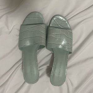 Green/blue kitten heel